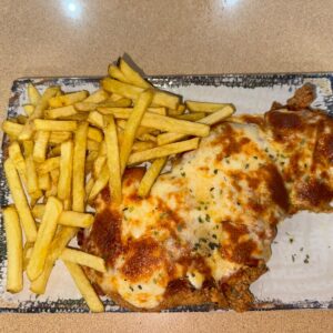 Milanesa de pollo napolitana